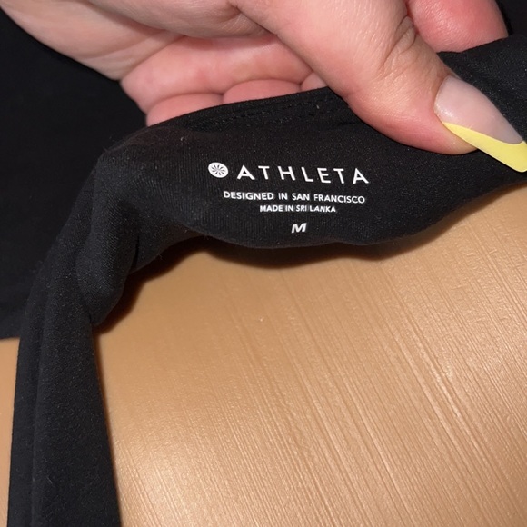 Like New Black Athleta Conscious Crop Top - Picture 6 of 6
